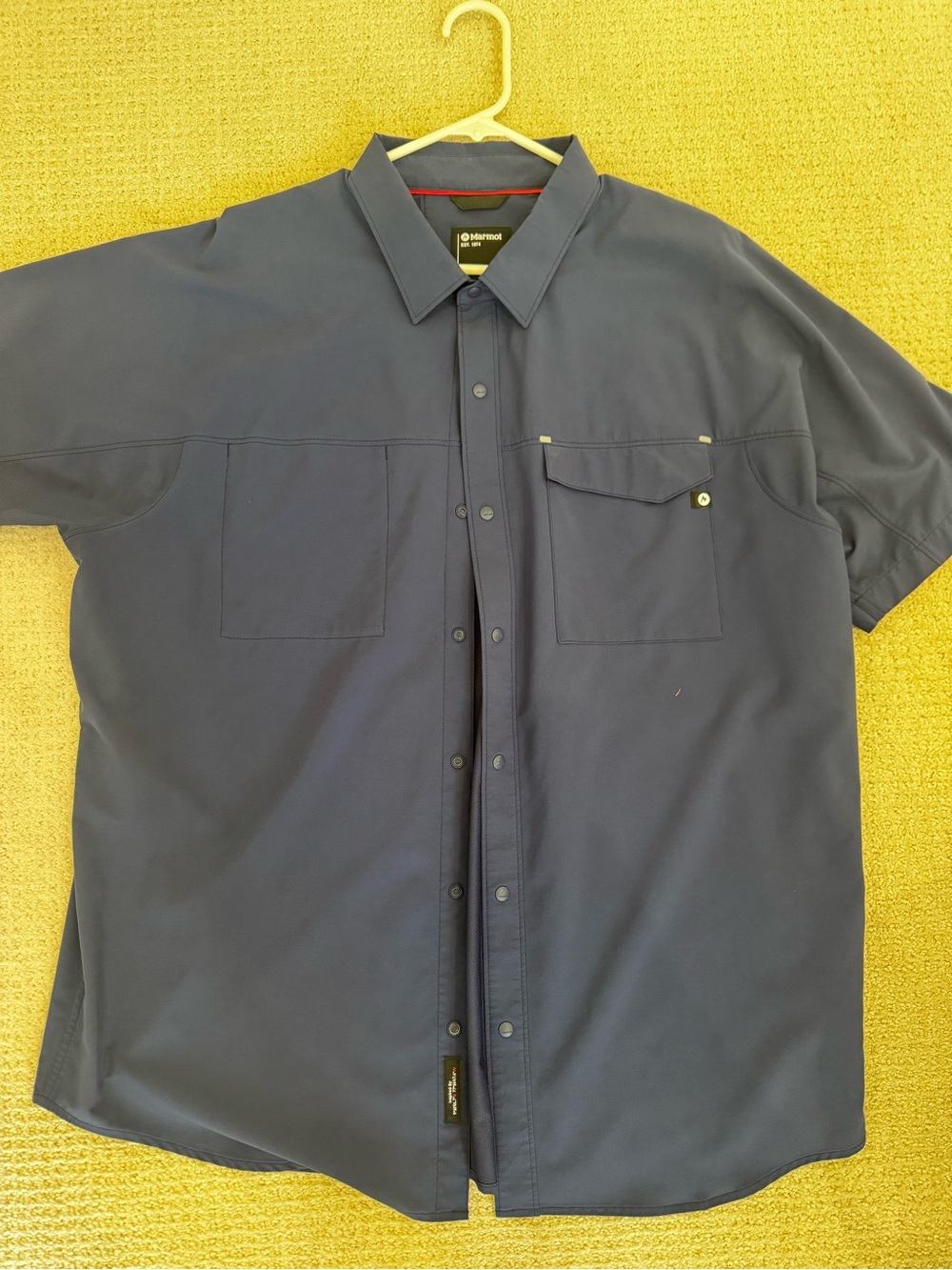 Marmot Men's Short Sleeve Button-Down Shirt in Navy Blue